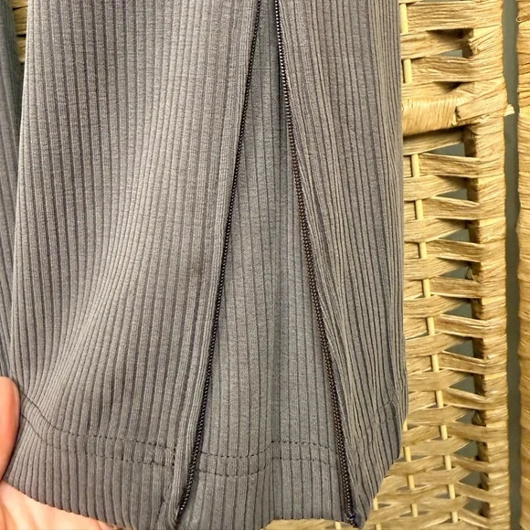 Lululemon Ribbed Softstreme Zip Leg High-Rise Crop Pant Size 14 Espresso - Picture 5 of 12